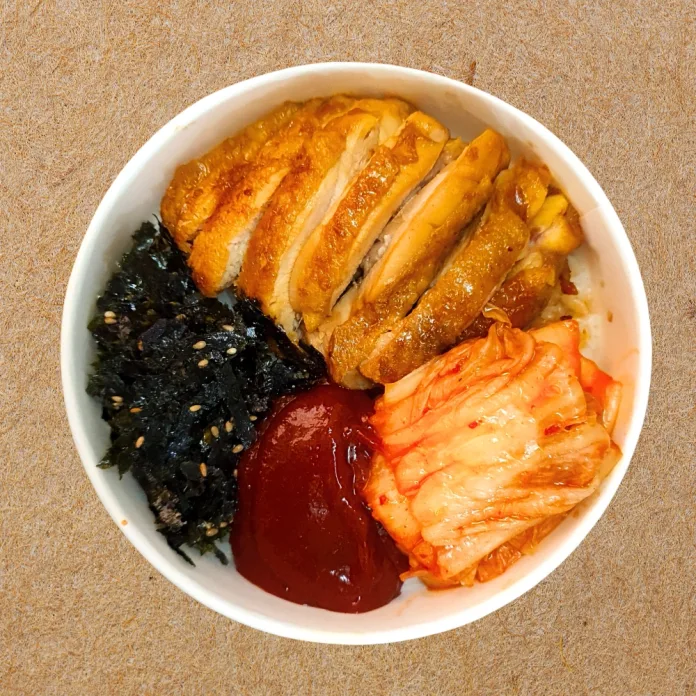 trộn gà Cơm Trộn Gà Kim Chi Rong Biển